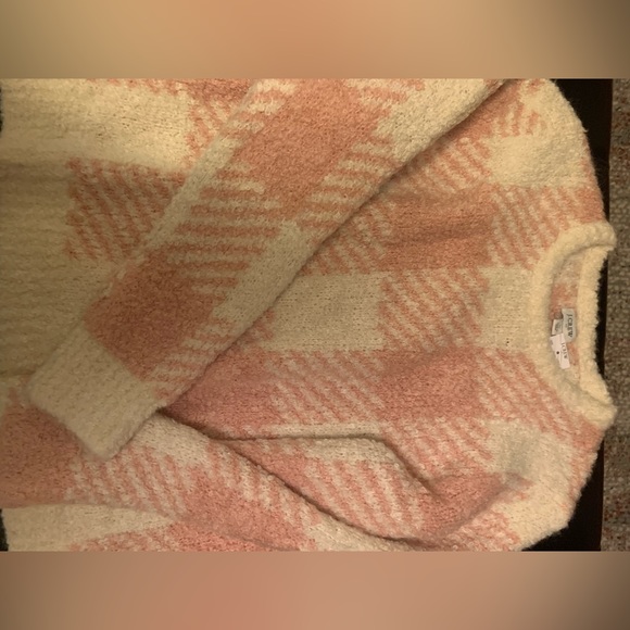J. Crew Sweaters - NWT Jcrew sweater. Size L.